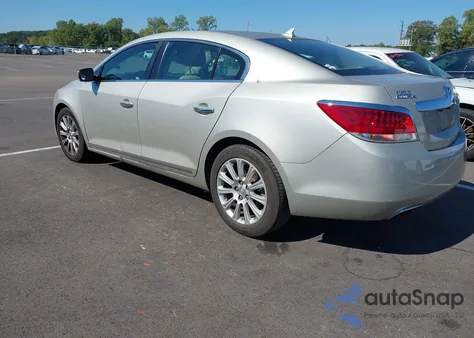 2013 Buick Lacrosse Leather Group z USA, uszkodzony, nr VIN 1G4GC5E32DF332462